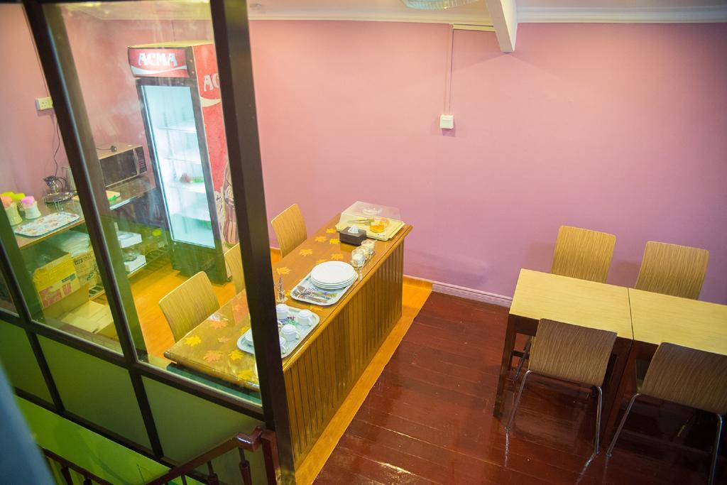Albergue The Sat Yangón Exterior foto