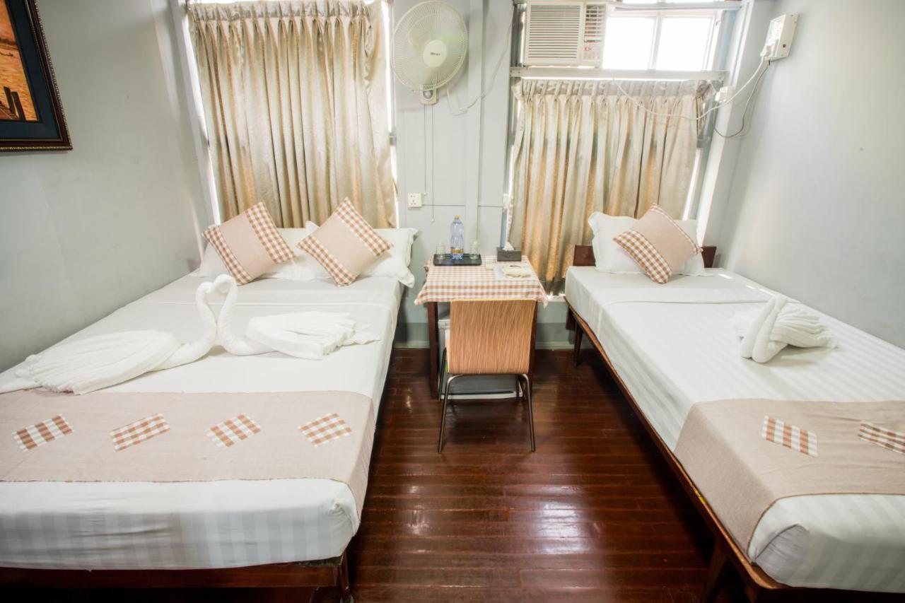 Albergue The Sat Yangón Exterior foto